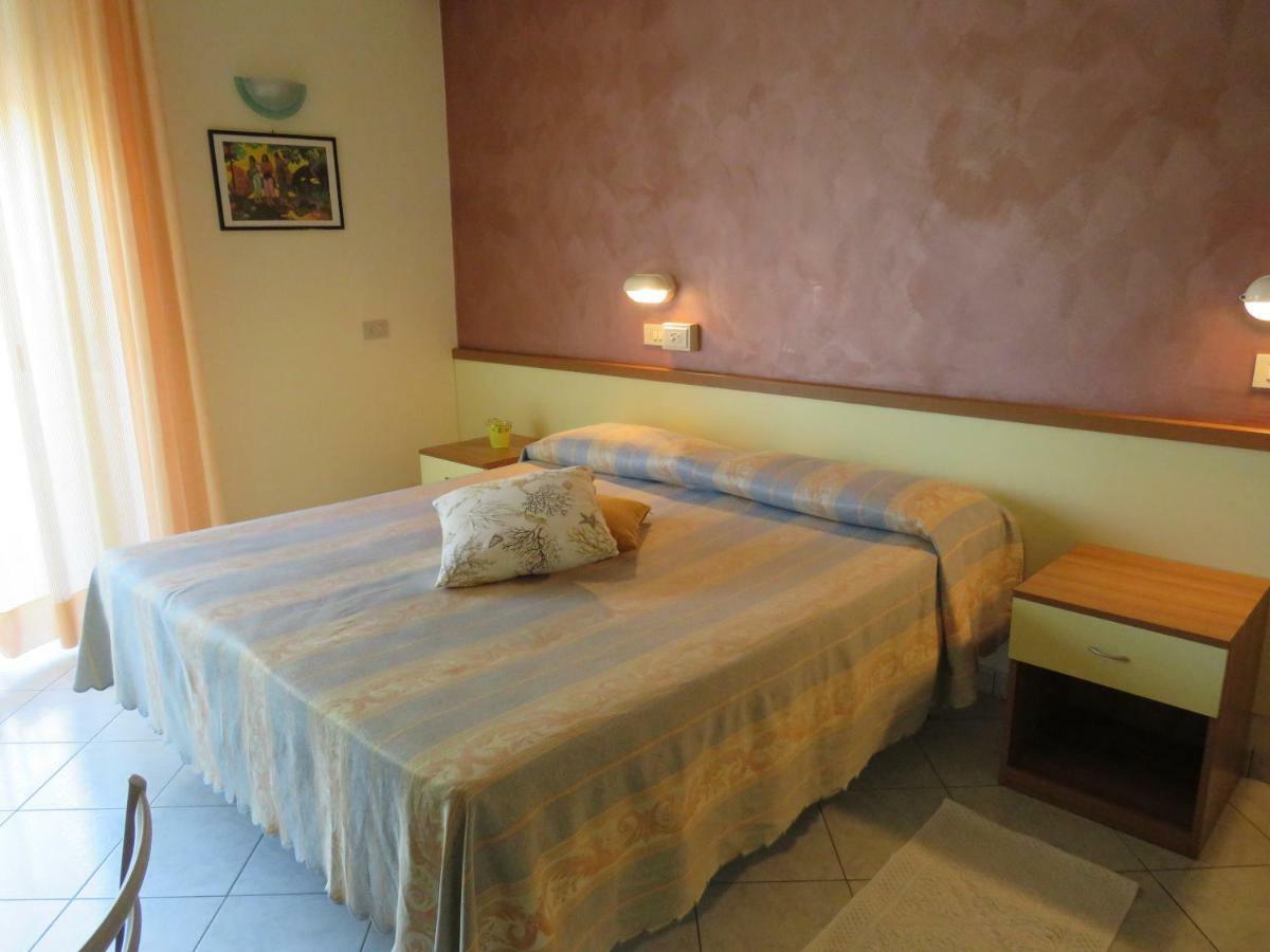Hotel Solidea Ρίμινι Εξωτερικό φωτογραφία