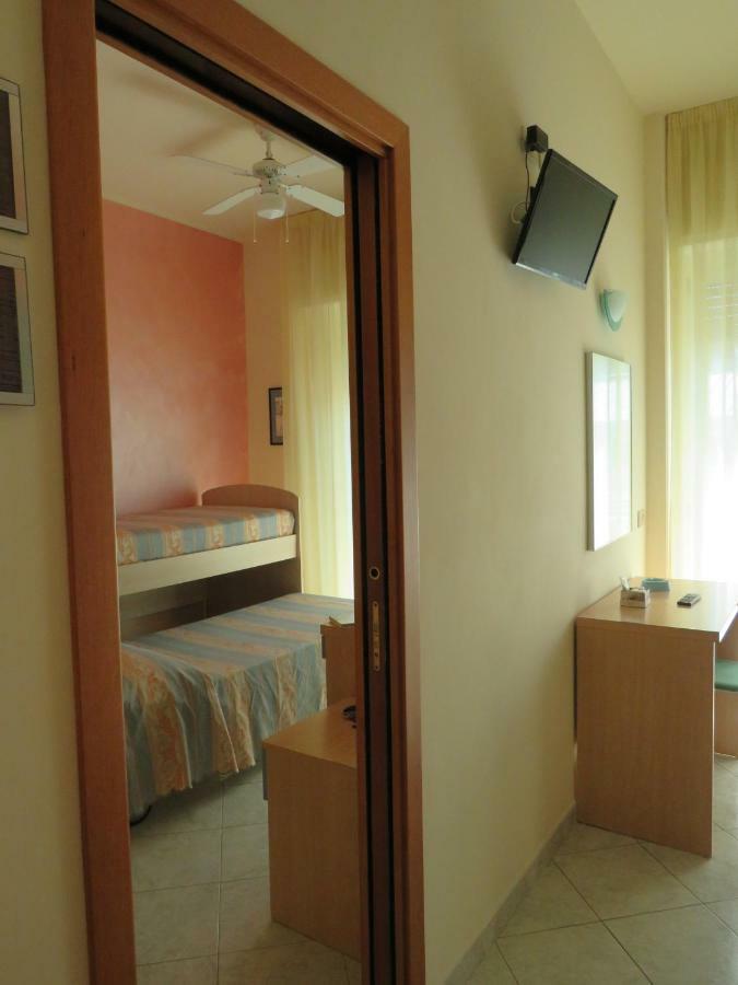 Hotel Solidea Ρίμινι Εξωτερικό φωτογραφία